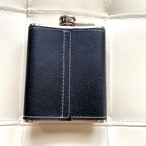 Flask Stainless 6 OZ Party Time Silver Black embellished sparkling - Picture 3 of 8